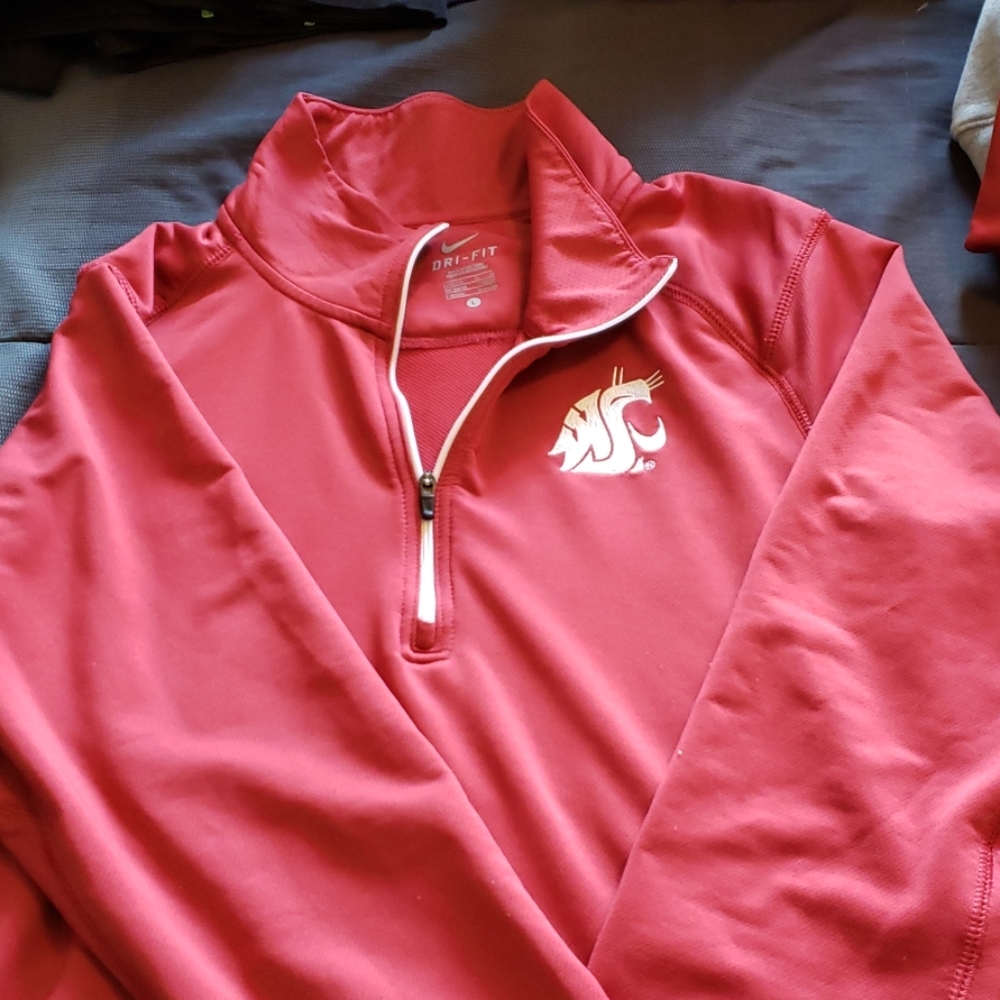Light quarter zip